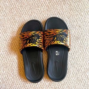 Nike animal print size 10 US women